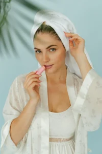 Top hydrating lip balm with SPF protection