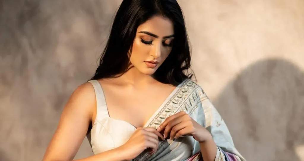 Saree blouse fit and draping style for Indian women