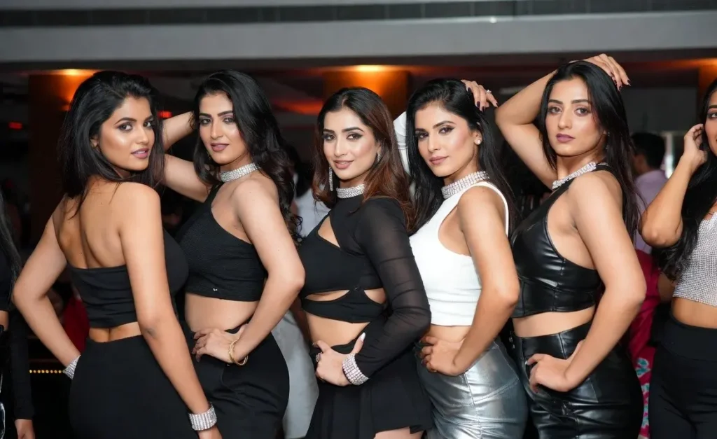 budget club wear crop tops India women wearing fashionable club wear crop tops party looks