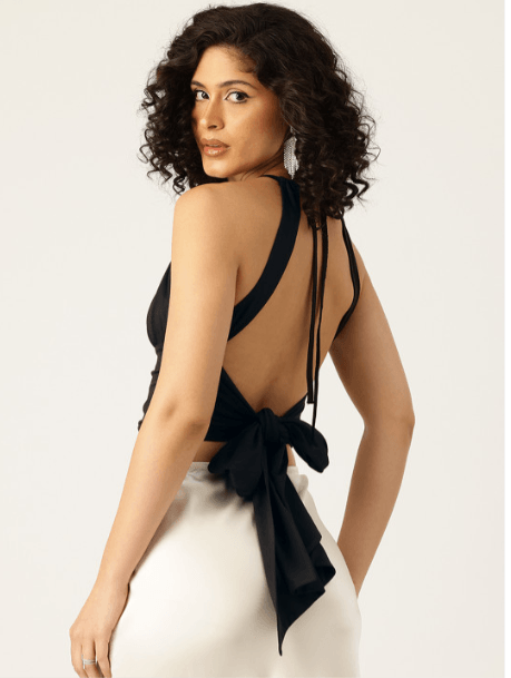 Bebe – Future Glam Keyhole Neck Backless Crop Top