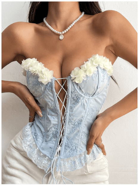 StyleCast x Revolte Sweetheart Neck Lace Crop Top
